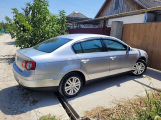 2010 Volkswagen Passat B6, серебристый, 500000 рублей, вид 2