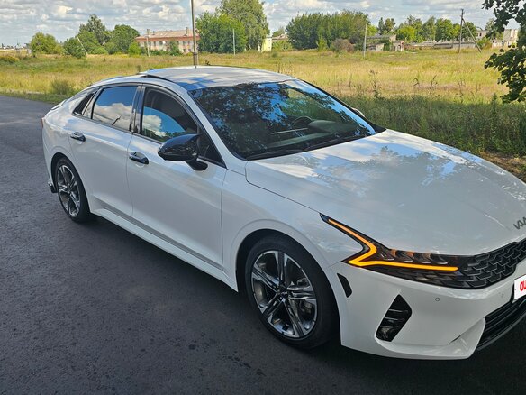 2022 Kia K5 III, белый, 2200000 рублей - вид 2