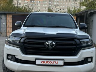 2016 Toyota Land Cruiser 200 Series Рестайлинг 2, белый, 6500000 рублей, вид 2