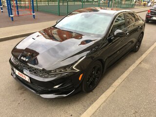 2021 Kia K5 III, чёрный, 2430000 рублей, вид 2