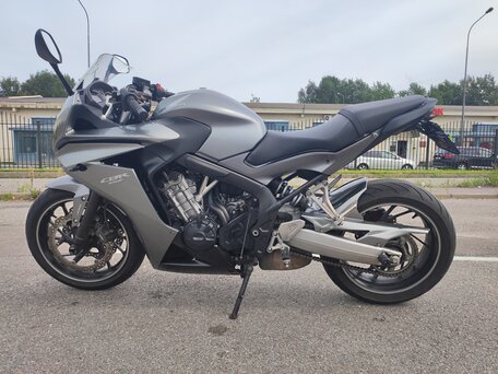 2015 Honda CBR 650F, серый, 525000 рублей, вид 2