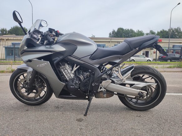 2015 Honda CBR 650F, серый, 525000 рублей - вид 1