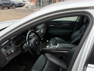 2011 BMW 7 серии 740d xDrive V (F01/F02/F04), серебристый, 2550000 рублей, вид 5