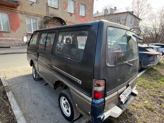 1990 Mitsubishi Delica III, зелёный, 300000 рублей, вид 3