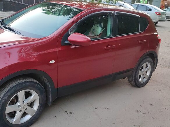 2012 Nissan Qashqai I Рестайлинг, красный, 1010000 рублей - вид 4