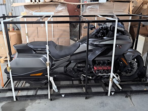 2023 Honda GL 1800 Gold Wing, серый, 2800000 рублей - вид 2