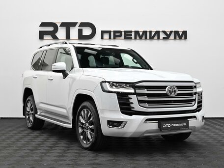 2025 Toyota Land Cruiser 300 Series, белый, 14300000 рублей, вид 3