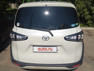 2020 Toyota Sienta II Рестайлинг, белый, 1700000 рублей, вид 4