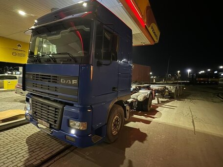 1998 DAF XF 95, синий, 1600000 рублей, вид 1