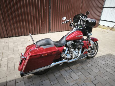 2013 Harley-Davidson Street Glide, пурпурный, 900000 рублей, вид 4