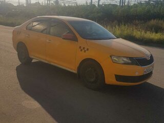 2018 Skoda Rapid I Рестайлинг, жёлтый, 680000 рублей, вид 1
