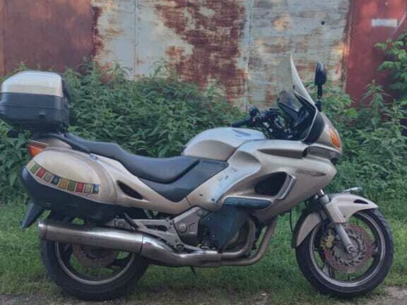 1999 Honda NT650V Deauville, золотистый, 320000 рублей - вид 4