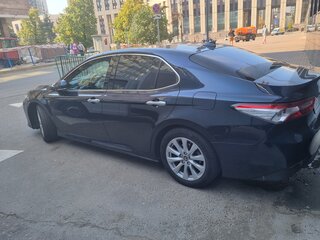 2020 Toyota Camry VIII (XV70), синий, 3750000 рублей, вид 4