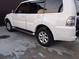 2011 Mitsubishi Pajero IV Рестайлинг 1, белый, 2200000 рублей, вид 4