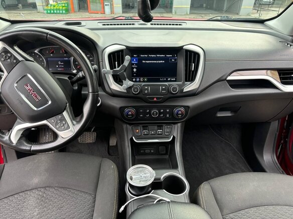 2020 GMC Terrain II, красный, 2400000 рублей - вид 5