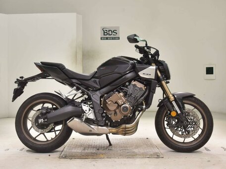 2025 Honda CB 650R, чёрный, 1077000 рублей, вид 2