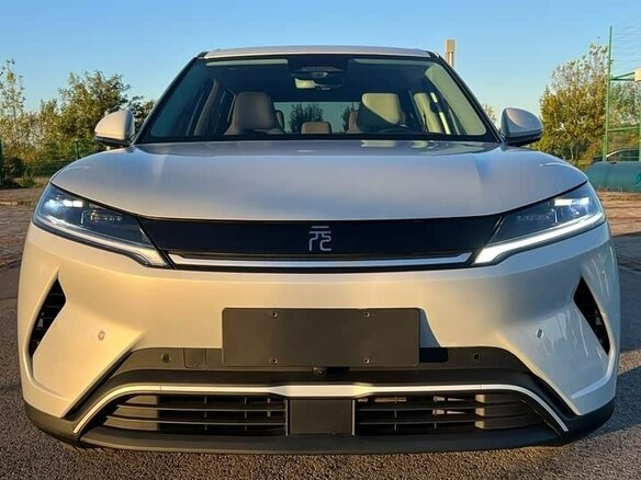 2024 BYD Yuan Up 45.12 kWh, серебристый, 1850000 рублей - вид 1