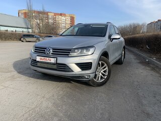 2015 Volkswagen Touareg II Рестайлинг, серебристый, 2980000 рублей, вид 5