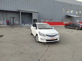 2015 Hyundai Solaris I Рестайлинг, белый, 830000 рублей, вид 1