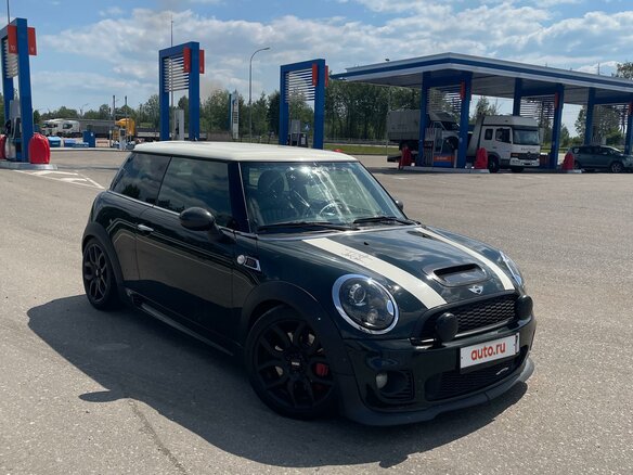 2010 Mini Hatch JCW II (R56) Рестайлинг, зелёный, 2000000 рублей - вид 2