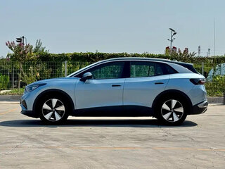 2024 Volkswagen ID.4 X, серебристый, 3670000 рублей, вид 2