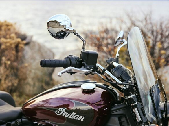 2025 Indian Scout, пурпурный, 2500000 рублей - вид 3