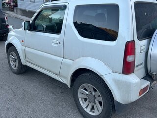 2010 Suzuki Jimny Sierra III Рестайлинг 1, белый, 700000 рублей, вид 5