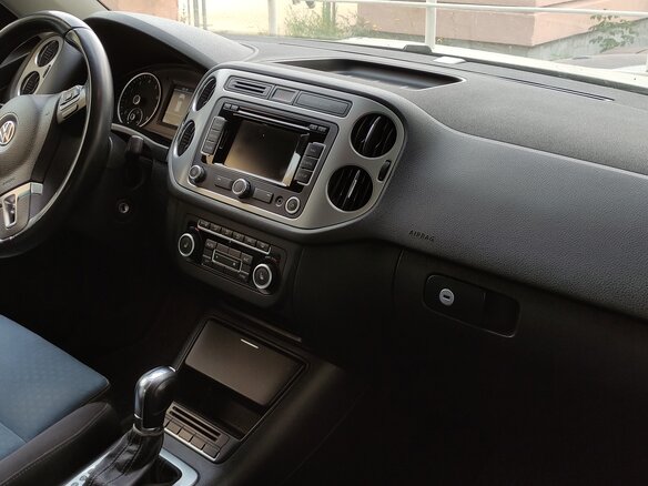 2013 Volkswagen Tiguan I Рестайлинг, белый, 2300000 рублей - вид 7