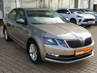 2018 Skoda Octavia III (A7) Рестайлинг, бежевый, 1640000 рублей, вид 3