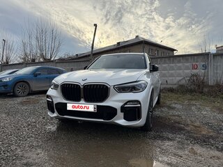 2019 BMW X5 M50d IV (G05/G18), белый, 6500000 рублей, вид 2