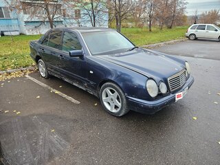 1995 Mercedes-Benz E-Класс 230 II (W210, S210), синий, 260000 рублей, вид 1