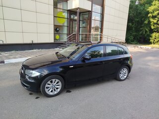 2010 BMW 1 серии 116i I (E81/E82/E87/E88) Рестайлинг, чёрный, 1050000 рублей, вид 1