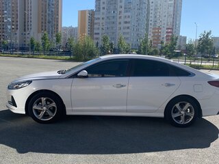 2018 Hyundai Sonata VII (LF) Рестайлинг, белый, 2200000 рублей, вид 4
