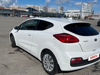 2017 Kia Ceed II Рестайлинг, белый, 1050000 рублей, вид 5