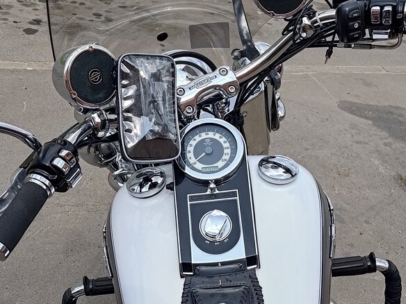 2008 Harley-Davidson Softail Deluxe, серебристый, 1300000 рублей - вид 10