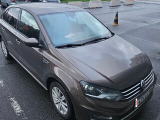 2016 Volkswagen Polo V Рестайлинг, коричневый, 1050000 рублей, вид 1