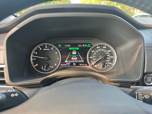 2021 Mitsubishi Outlander IV, чёрный, 3350000 рублей - вид 18