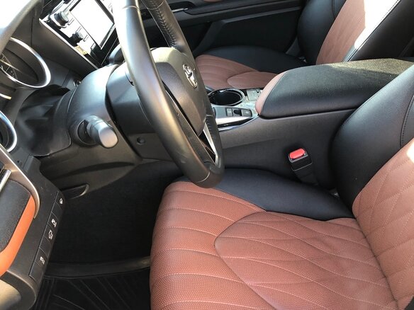 2020 Toyota Camry VIII (XV70), синий, 2955555 рублей - вид 8