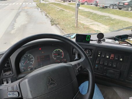 2011 Sinotruk Howo Прочие Кабины, красный, 1000000 рублей, вид 5