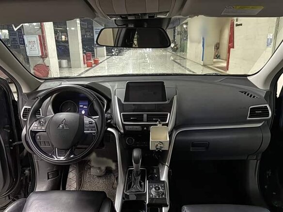 2019 Mitsubishi Eclipse Cross I, чёрный, 1620000 рублей - вид 2
