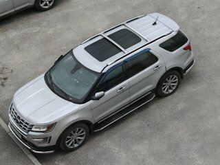 2017 Ford Explorer V Рестайлинг, серебристый, 2960000 рублей, вид 4