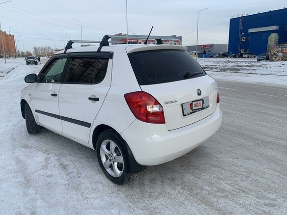 2013 Skoda Fabia II Рестайлинг, белый - вид 1