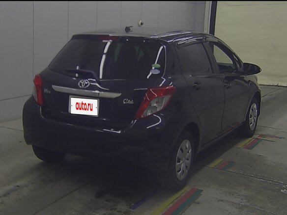 2013 Toyota Vitz III (XP130), красный, 850000 рублей - вид 28