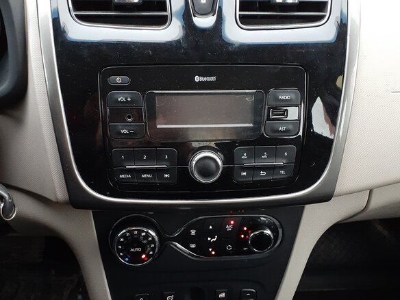 2015 Renault Logan II, белый - вид 6
