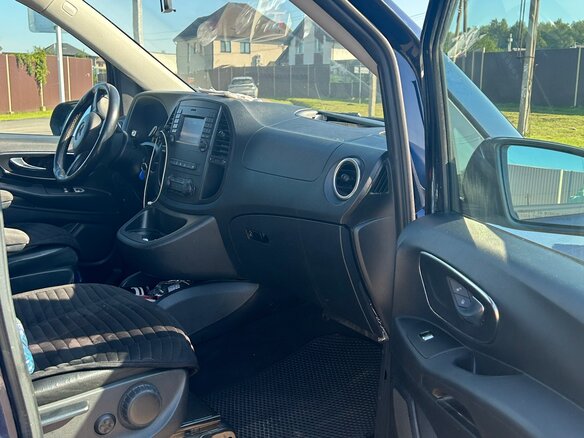 2017 Mercedes-Benz Vito 121 L3 III (W447), синий, 2300000 рублей - вид 12
