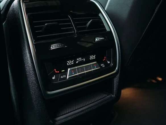 2022 BMW X7 40d I (G07) Рестайлинг, белый, 12500000 рублей - вид 23