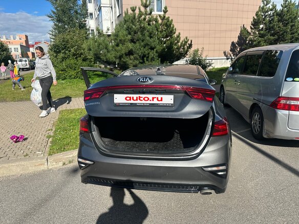 2019 Kia Cerato IV, серый, 1750000 рублей - вид 2