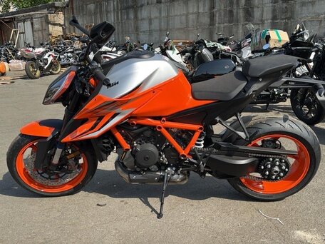 2023 KTM 1290 Super Duke R Evo, оранжевый, 1590000 рублей, вид 5