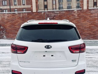 2017 Kia Sorento III Prime Рестайлинг, белый, 2950000 рублей, вид 5