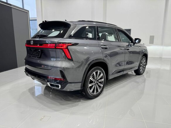 2024 Changan CS75 Plus III, серый, 4029900 рублей - вид 4